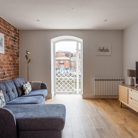 Luxury Apartment Woodsmill View - On The River - With Balcony - Recently Refurbished York Buitenkant foto