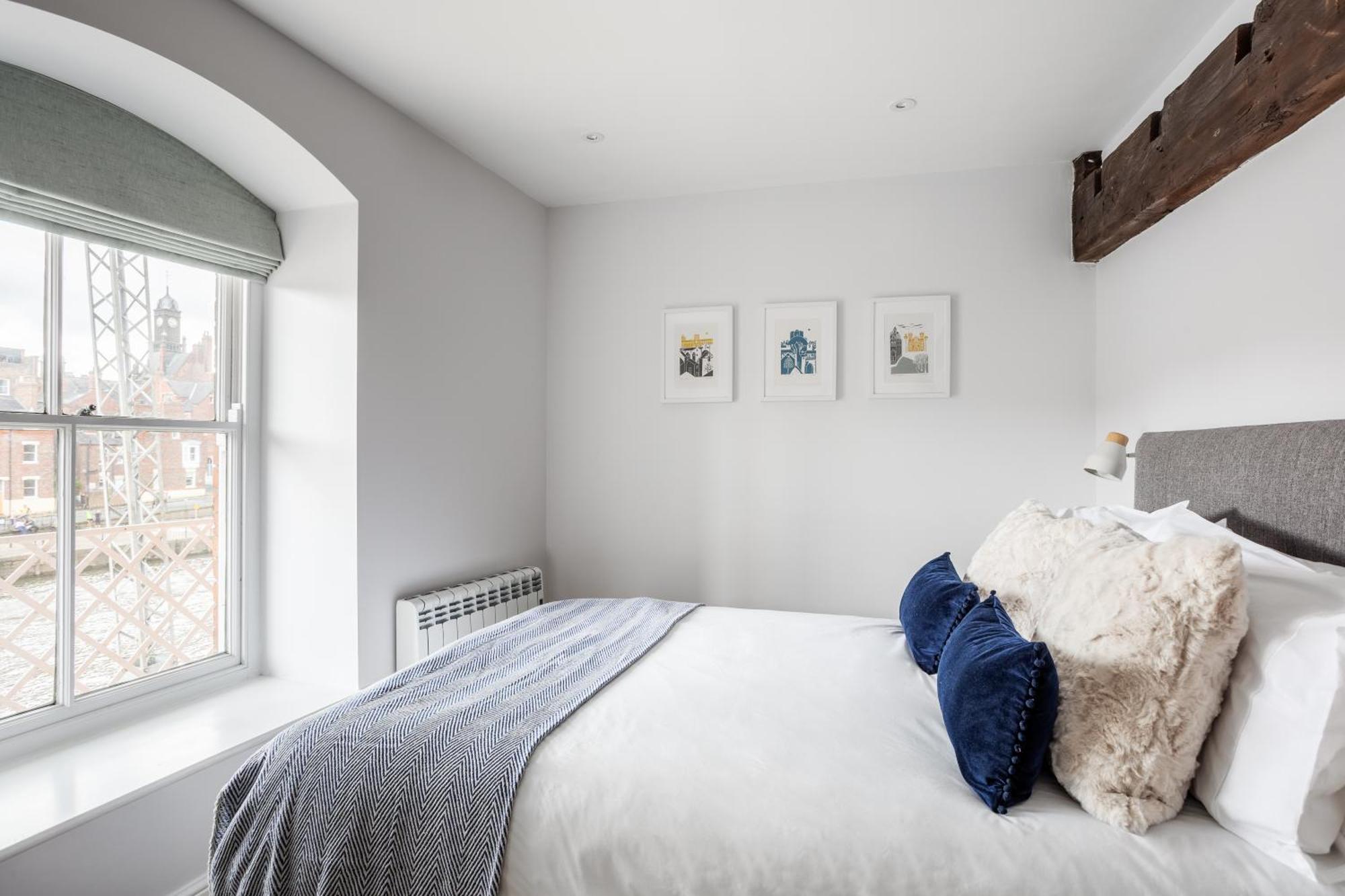 Luxury Apartment Woodsmill View - On The River - With Balcony - Recently Refurbished York Buitenkant foto