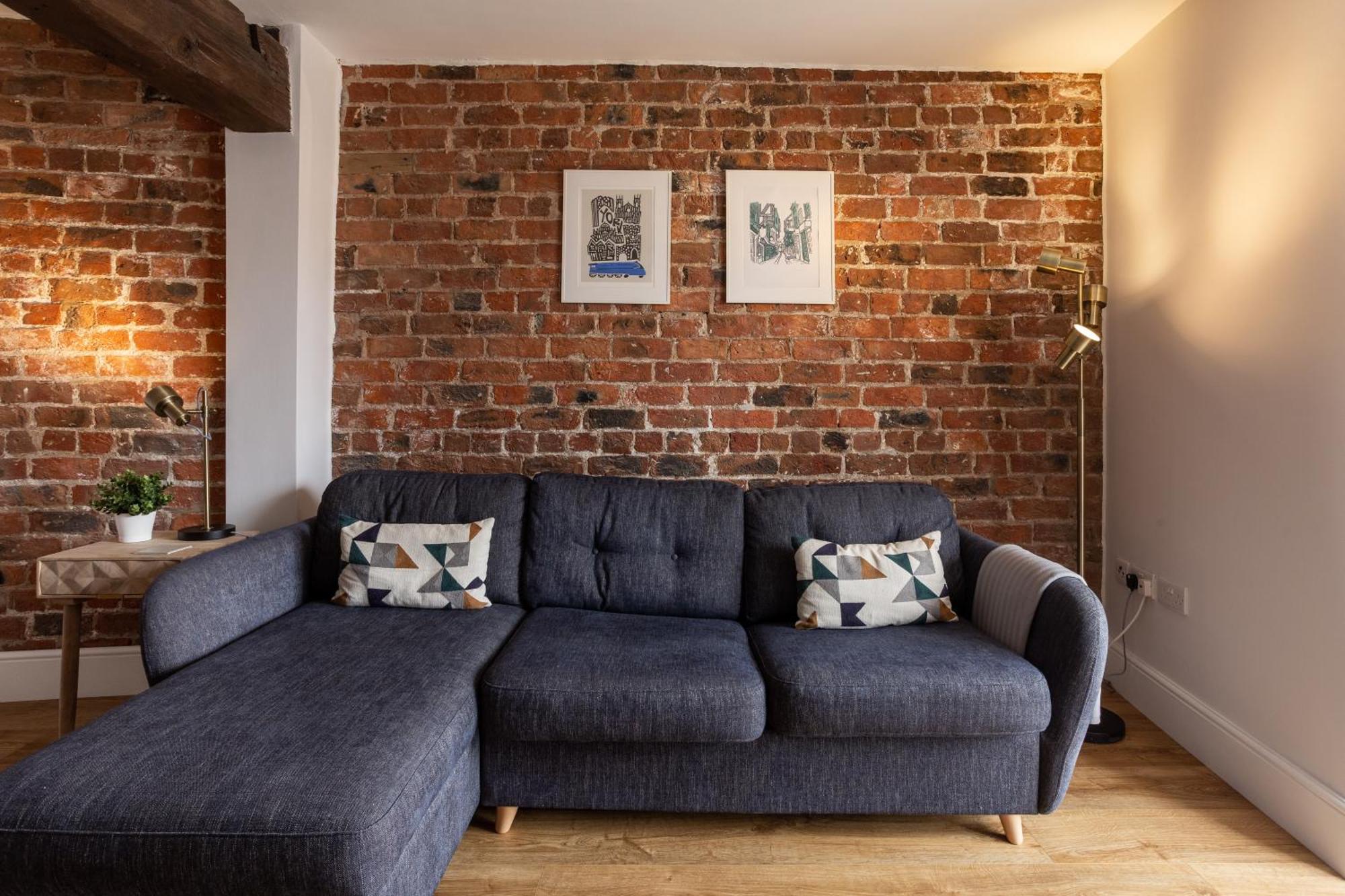 Luxury Apartment Woodsmill View - On The River - With Balcony - Recently Refurbished York Buitenkant foto