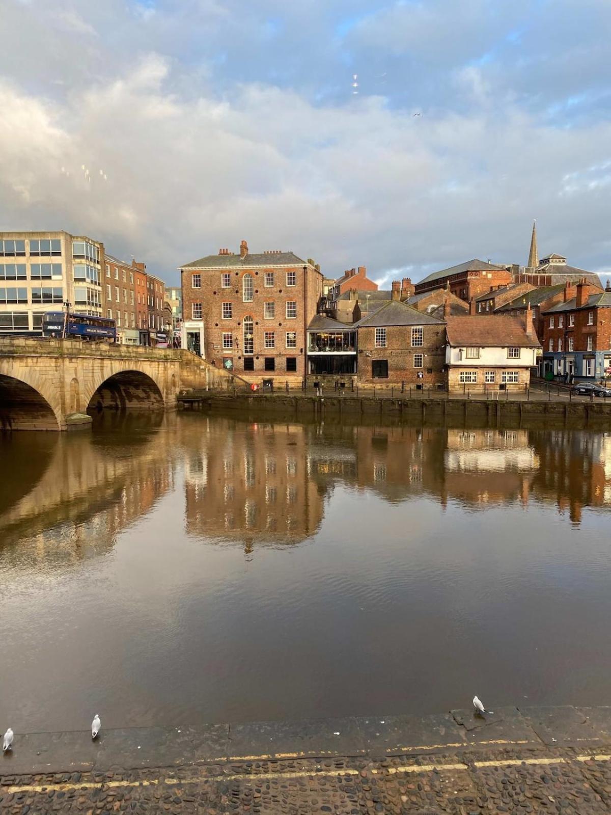 Luxury Apartment Woodsmill View - On The River - With Balcony - Recently Refurbished York Buitenkant foto
